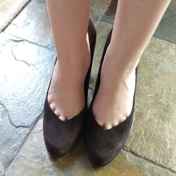 STUART WEITZMAN chocolate brown suede leather heel - Picture 4 of 8